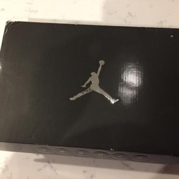 Air Jordan 1 Retro Low // Y6.5 = Women’s 8.5 - Picture 7 of 12